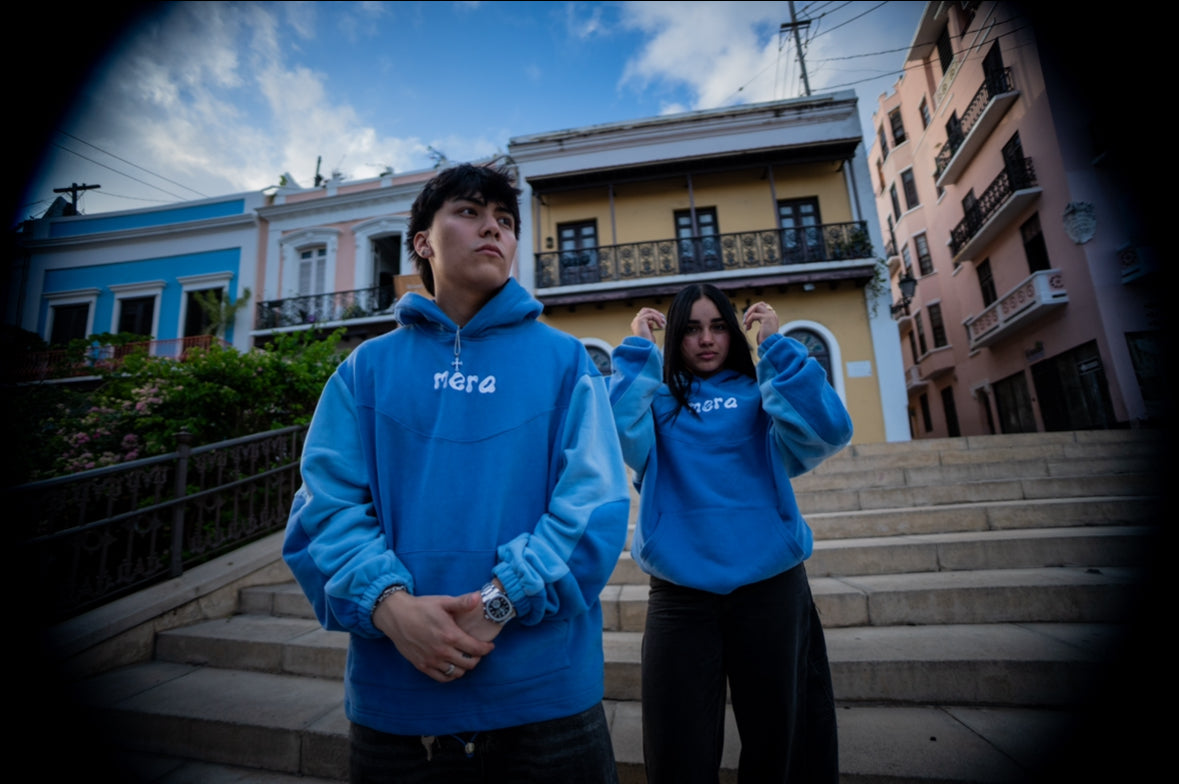 Sudadera con capucha azul con diseño Voiding the Crowd (REPOSICIÓN)