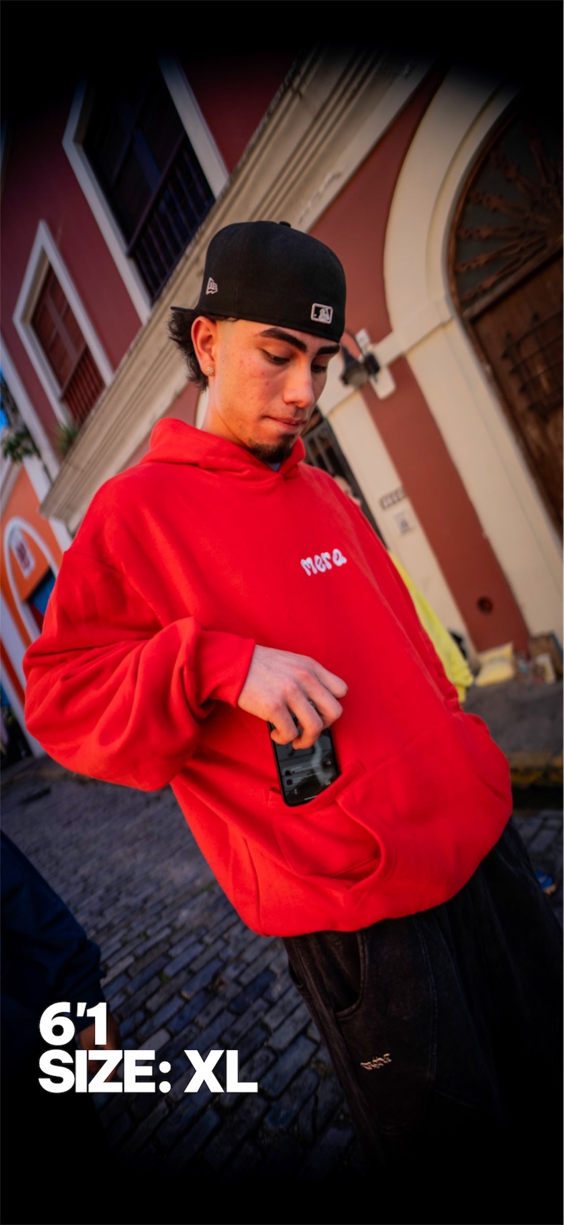 Sudadera con Capucha Roja Básica