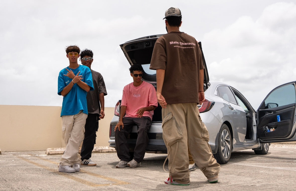 eMain Character brown t-shirt