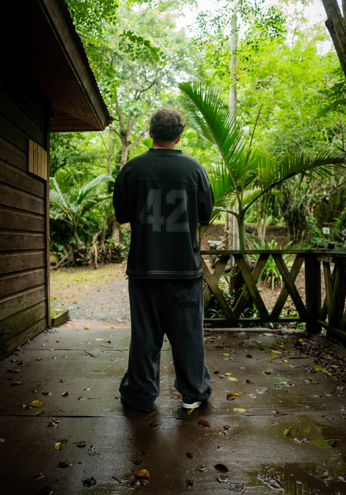 Camiseta Negra 42 (REPONIDA)