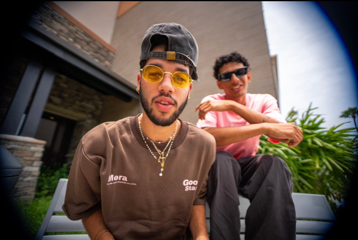 eMain Character brown t-shirt