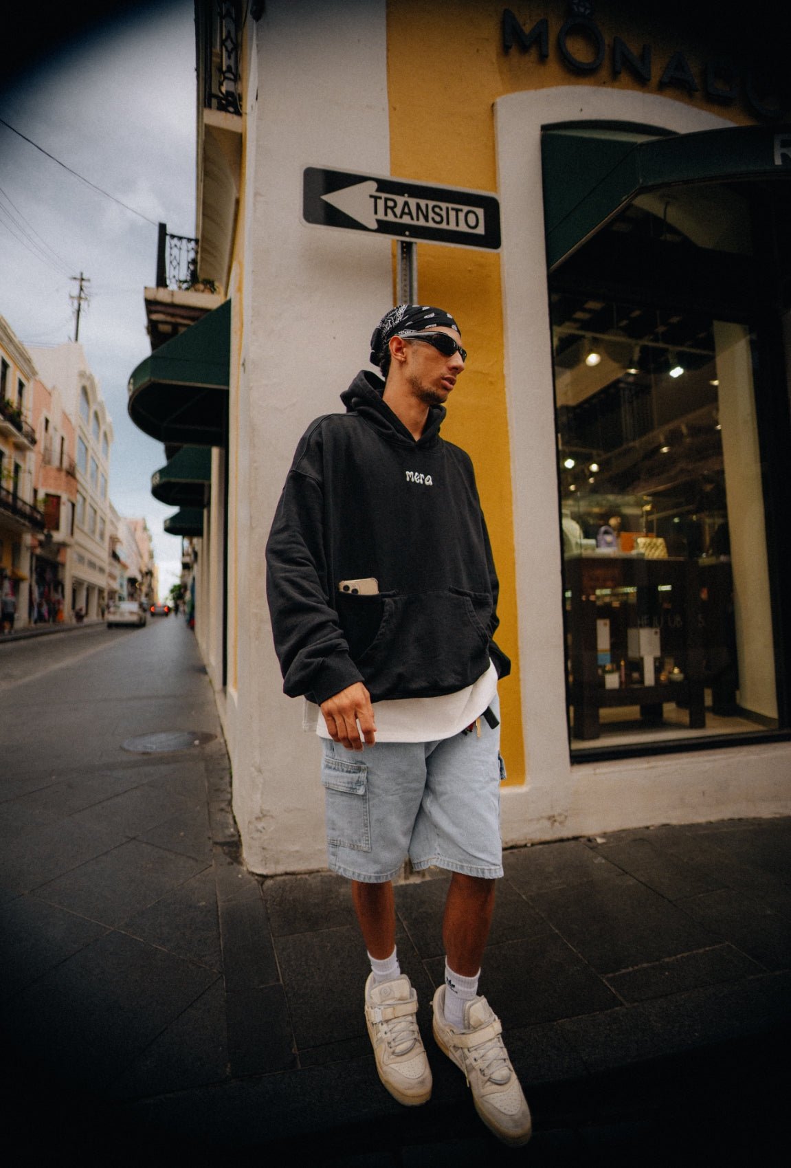 Sudadera con Capucha Negra Stone 1/25