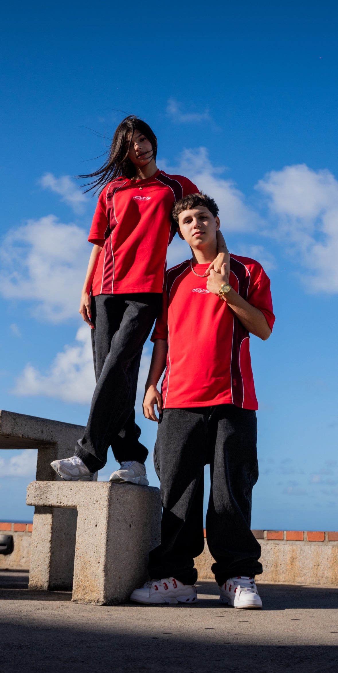 fContour red T-shirt (RESTOCK)