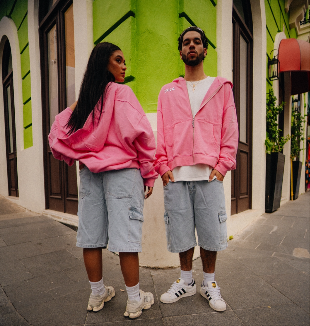 Sudadera con capucha rosa con cremallera