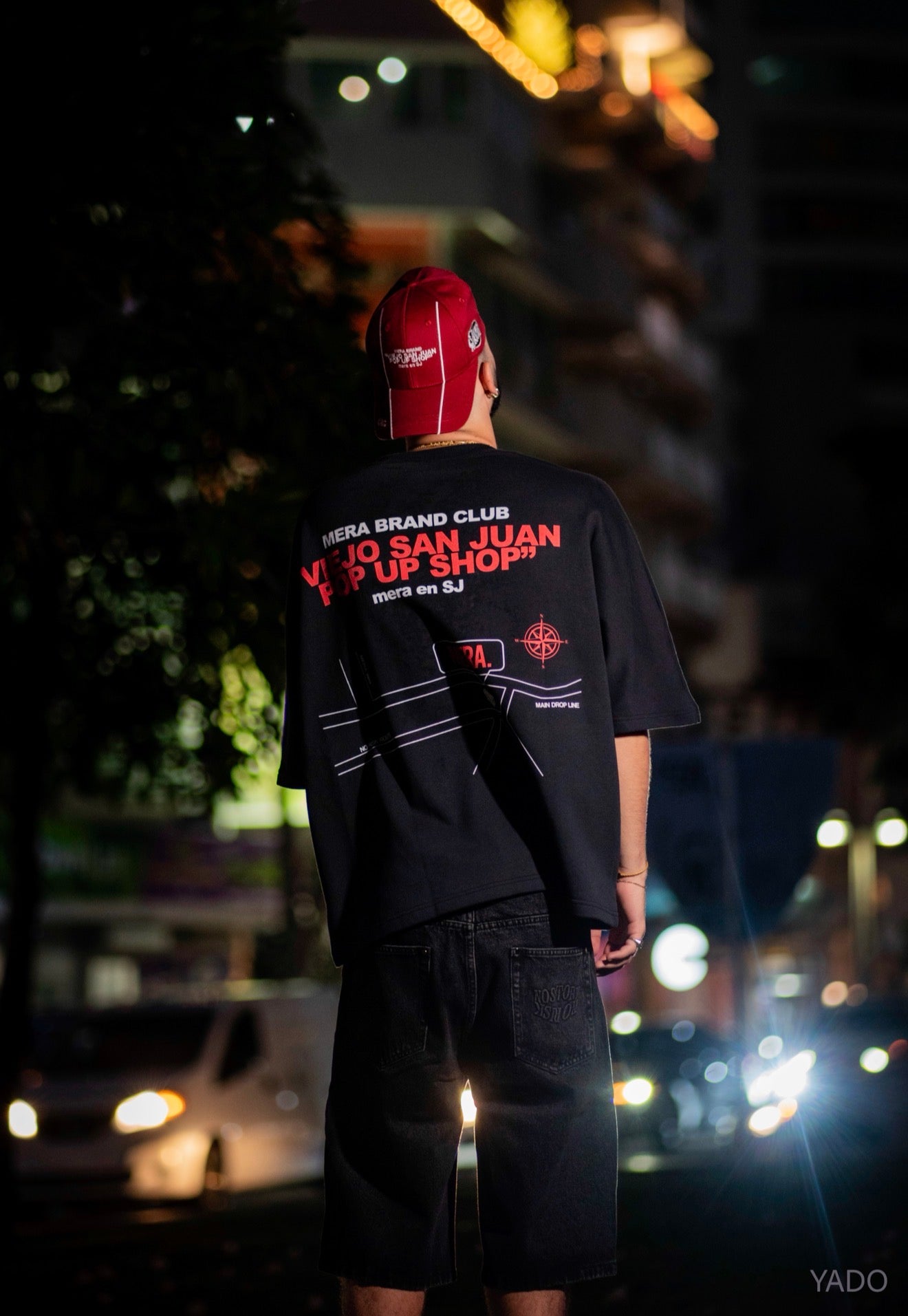 CAMISETA NEGRA POP-UP