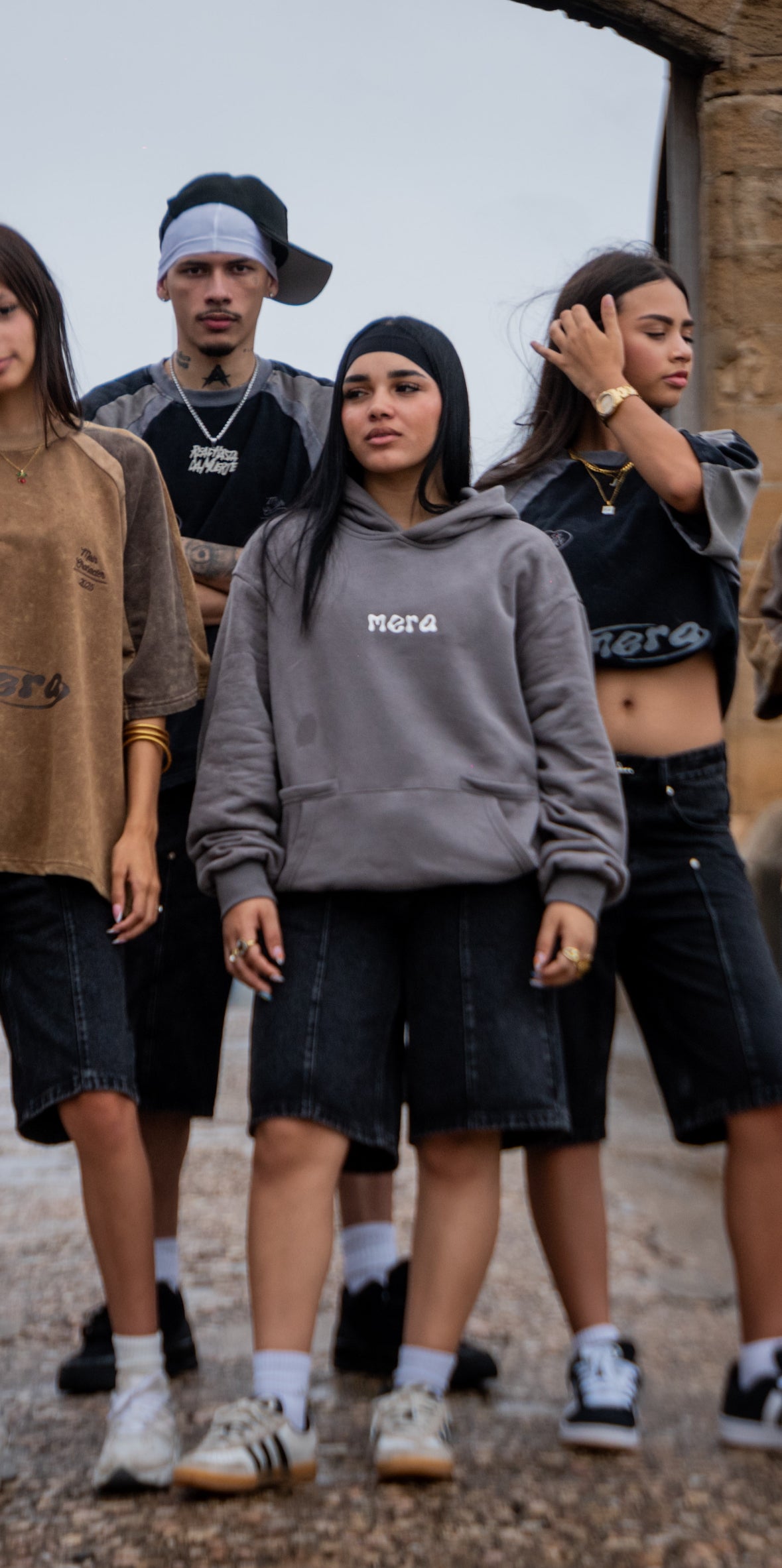 Sudadera gris con capucha cBasics (REPOSICIÓN)